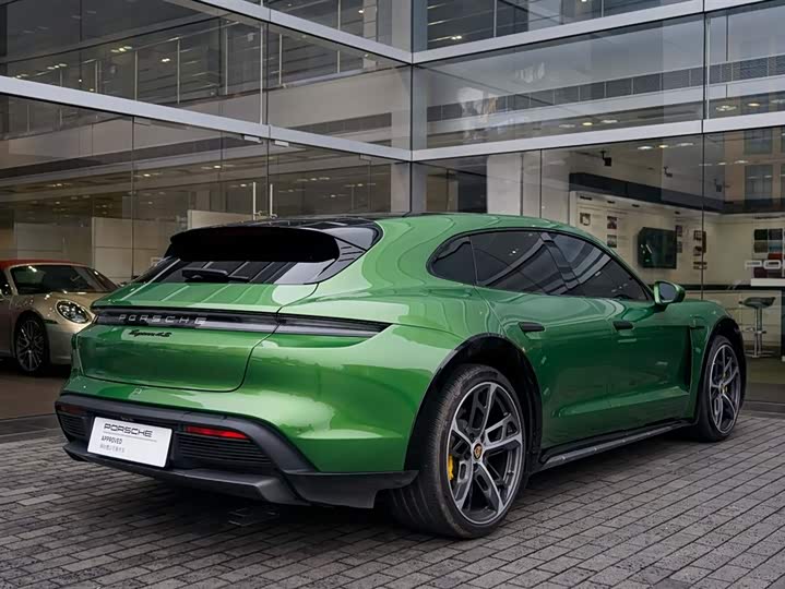 Фото 7 - Porsche Taycan