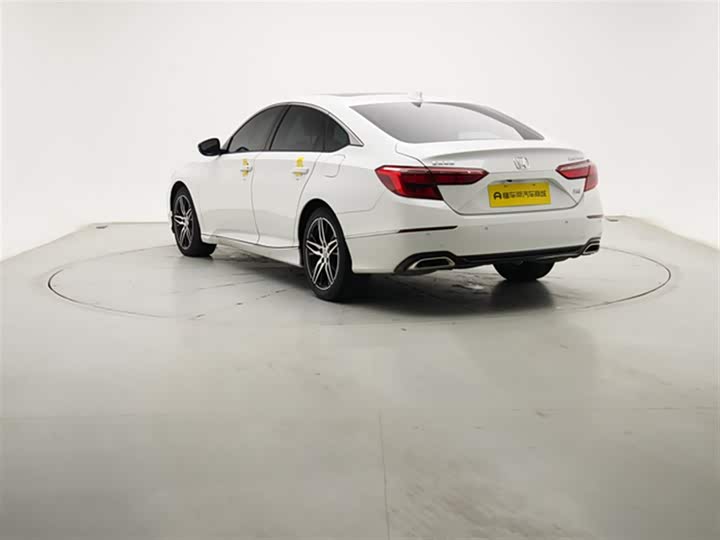 Фото 6 - Honda Inspire