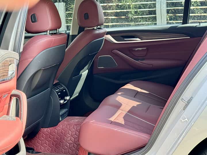 Фото 7 - BMW 5 Series