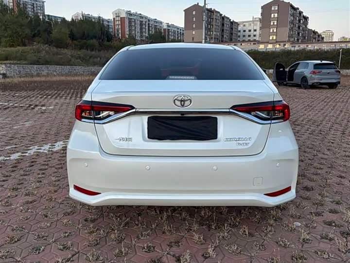 Фото 4 - Toyota Corolla