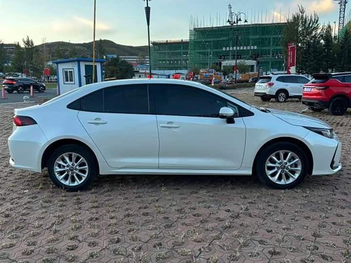 Фото 5 - Toyota Corolla