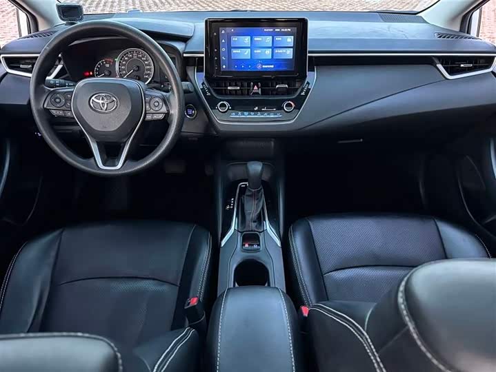 Фото 7 - Toyota Corolla