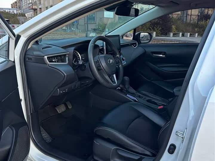 Фото 8 - Toyota Corolla