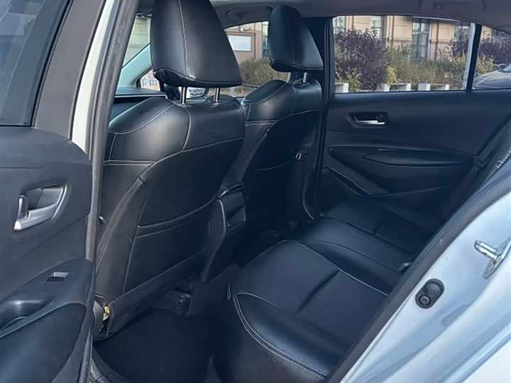 Фото 9 - Toyota Corolla