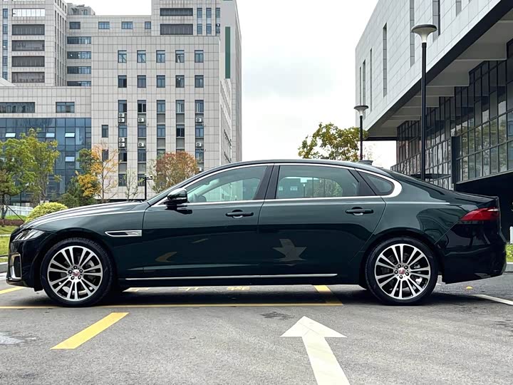 Фото 3 - Jaguar XF L