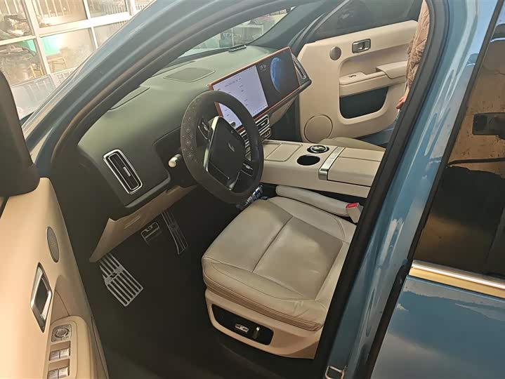 Фото 9 - LiXiang L8