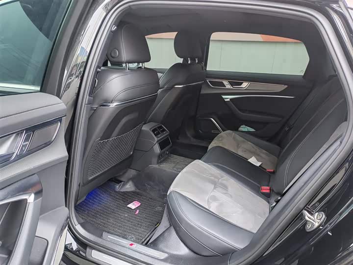 Фото 4 - Audi A6L