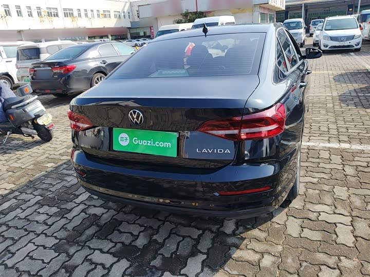 Фото 6 - Volkswagen Lavida