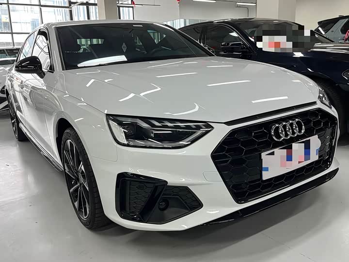 Фото 2 - Audi A4L