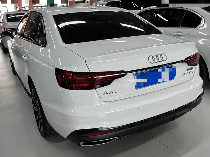 Фото 3 - Audi A4L