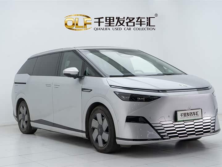 Фото 3 - XPeng X9