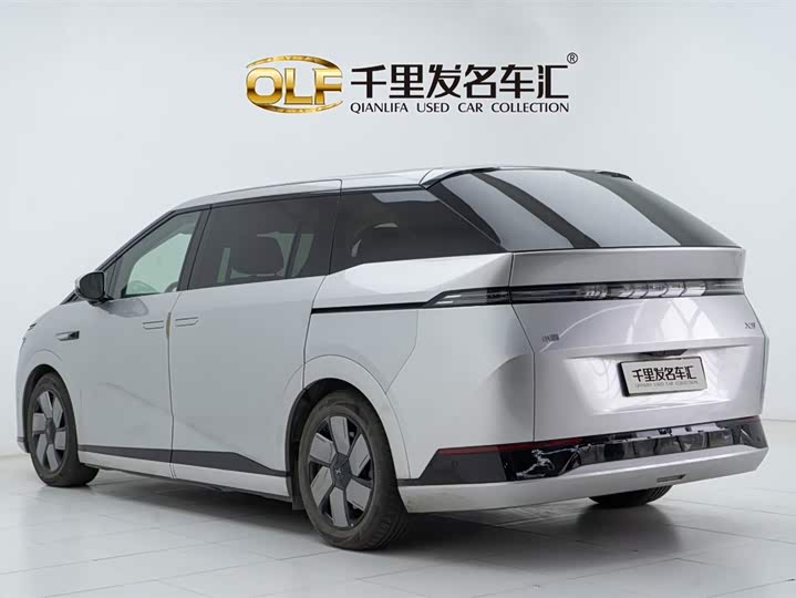 Фото 6 - XPeng X9