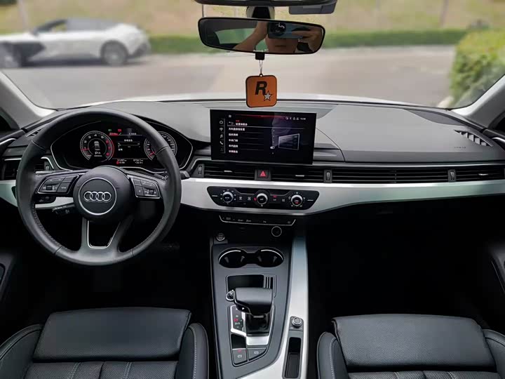 Фото 5 - Audi A4L