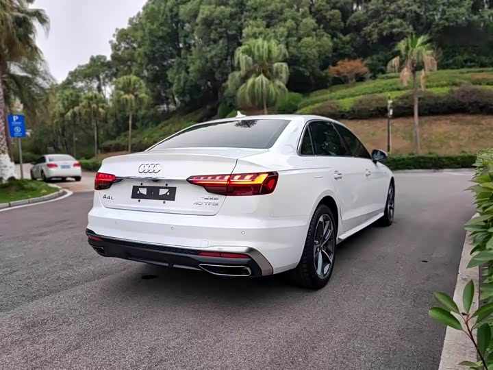 Фото 7 - Audi A4L