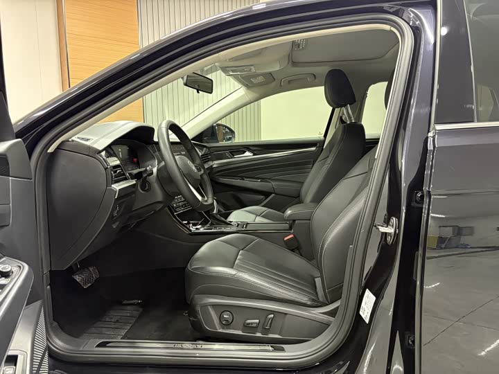 Фото 7 - Volkswagen Passat