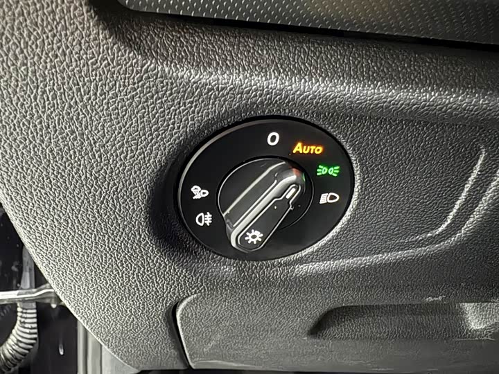 Фото 9 - Volkswagen Passat