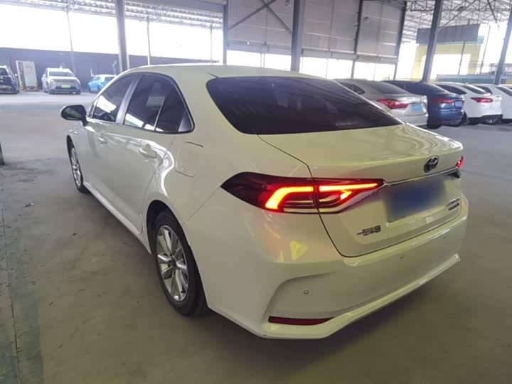 Фото 5 - Toyota Corolla