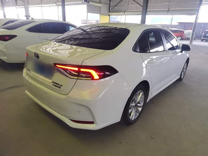 Фото 7 - Toyota Corolla