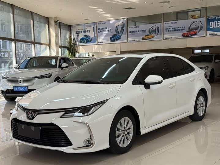 Фото 1 - Toyota Corolla