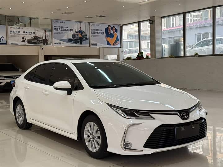 Фото 3 - Toyota Corolla