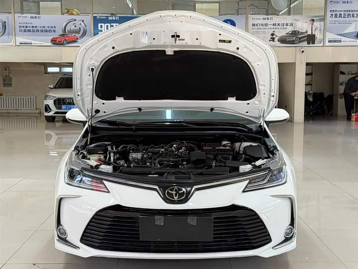 Фото 7 - Toyota Corolla