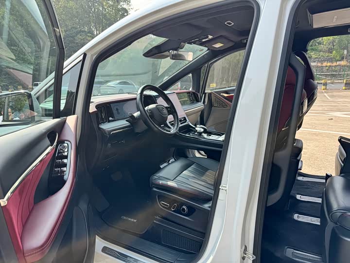 Фото 5 - GAC Trumpchi M8