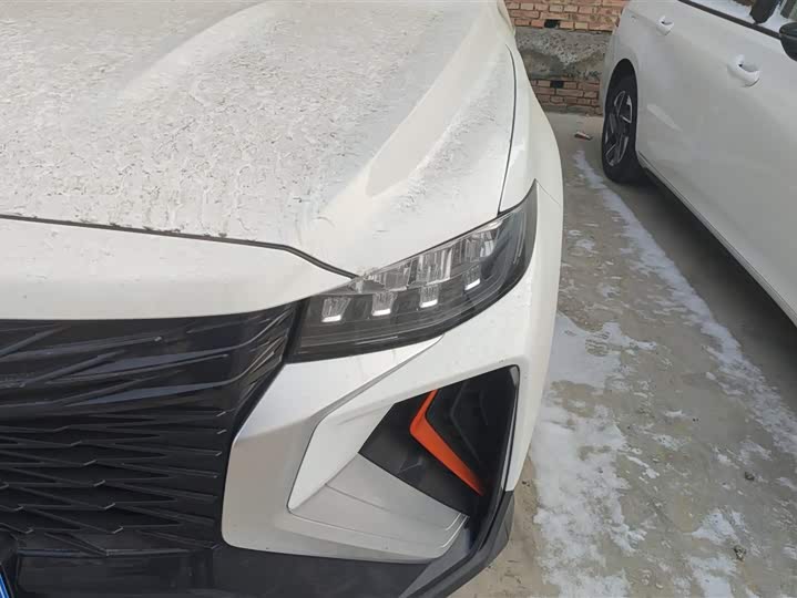 Фото 5 - Geely Atlas