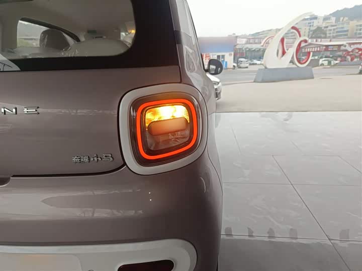 Фото 8 - Bestune Pony