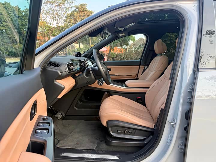 Фото 4 - Nio ES8