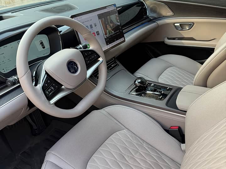 Фото 7 - BYD Han