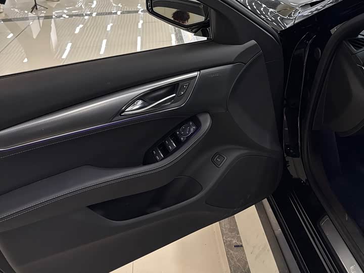 Фото 8 - Cadillac CT5