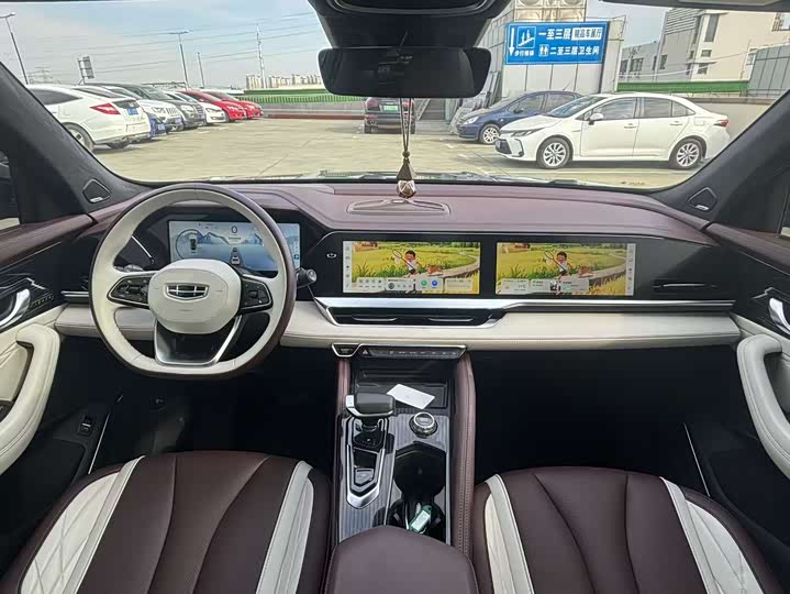 Фото 6 - Geely Monjaro