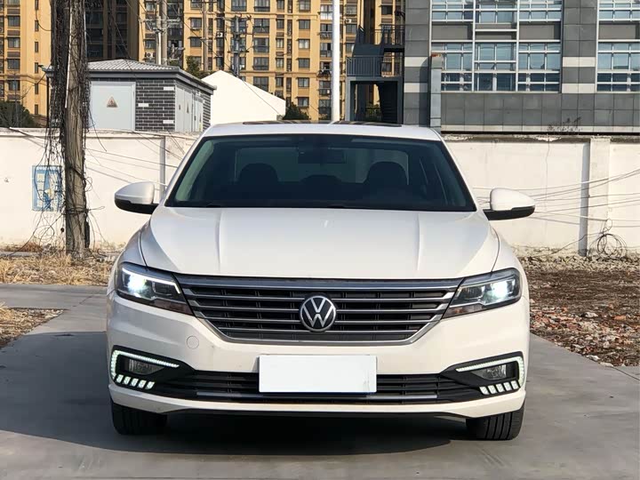 Фото 2 - Volkswagen Lavida