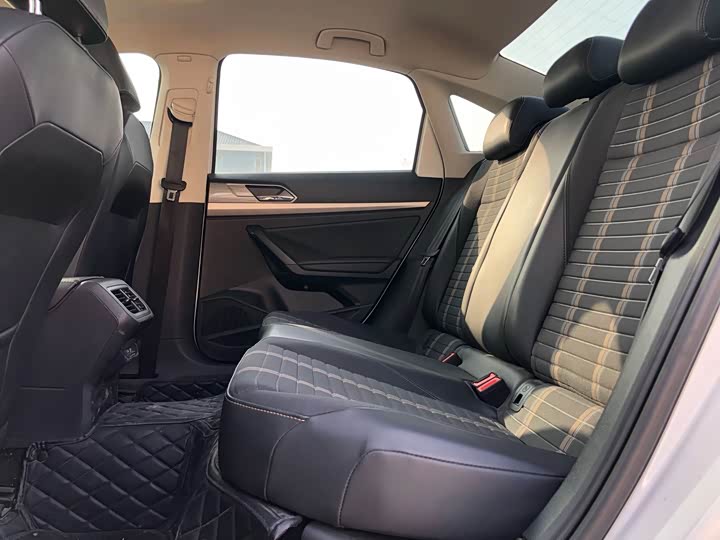 Фото 6 - Volkswagen Lavida