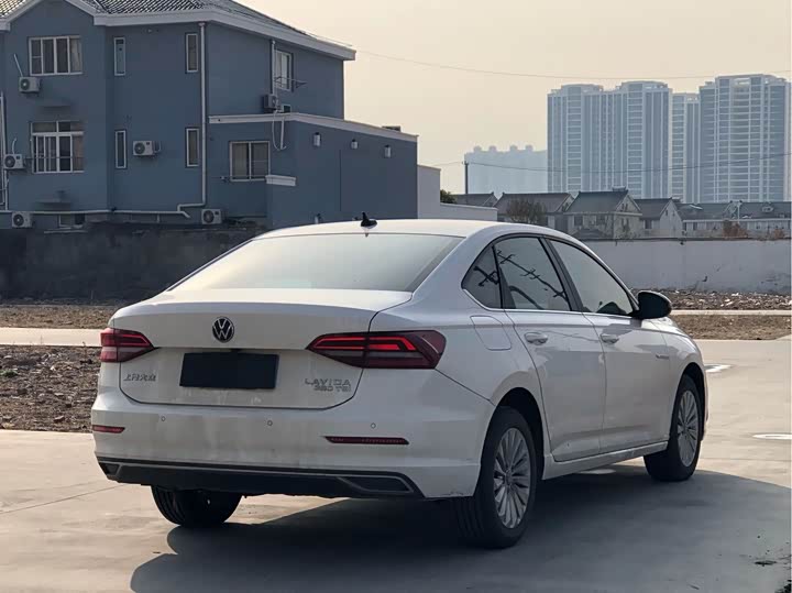 Фото 9 - Volkswagen Lavida