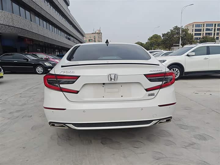 Фото 6 - Honda Accord