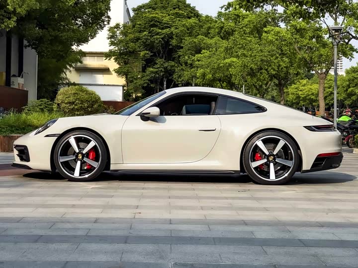 Фото 3 - Porsche 911