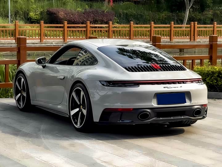 Фото 8 - Porsche 911