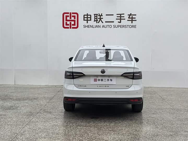 Фото 3 - Volkswagen Lavida