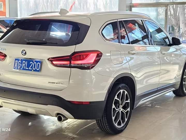 Фото 8 - BMW X1