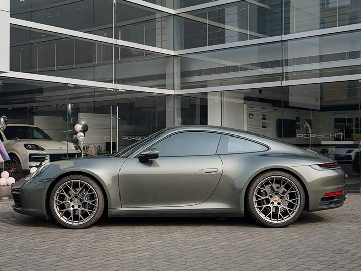 Фото 2 - Porsche 911