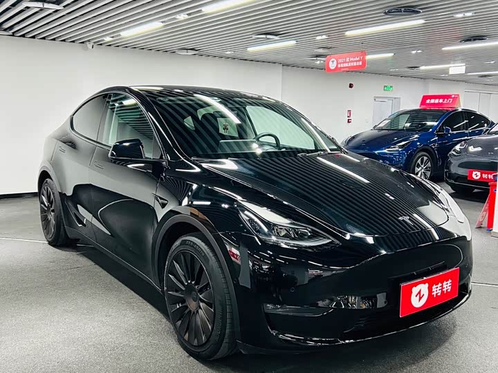 Фото 3 - Tesla Model Y