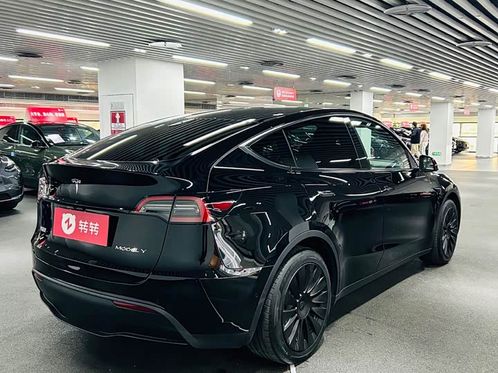 Фото 4 - Tesla Model Y