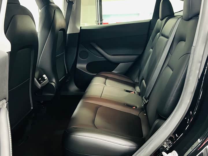 Фото 8 - Tesla Model Y