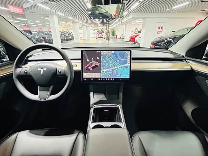 Фото 9 - Tesla Model Y