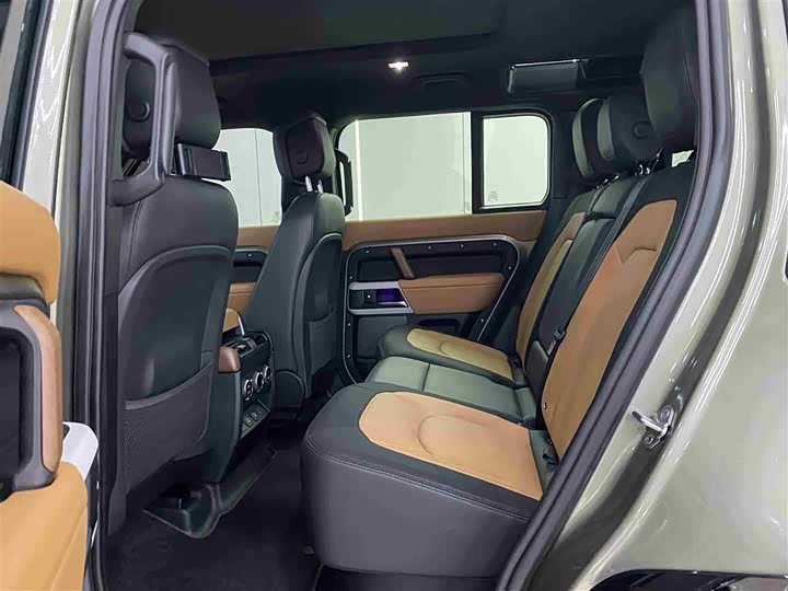 Фото 8 - Land Rover Defender