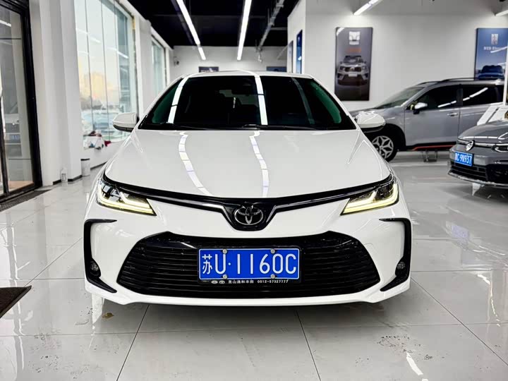 Фото 2 - Toyota Corolla