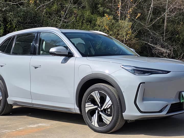 Фото 3 - Geely Galaxy E5