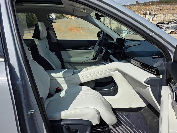 Фото 7 - Geely Galaxy E5