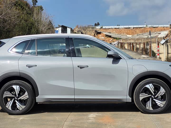 Фото 8 - Geely Galaxy E5